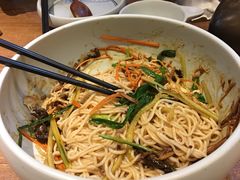 鸡丝凉米线-云海肴·汽锅鸡·云南代表菜(天山百盛优客店)