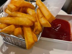 香脆薯条-WOLFGANG PUCK KITCHEN & BAR(迪士尼小镇店)