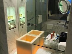 -上海滴水湖皇冠假日酒店