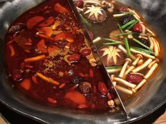 -湊湊火锅·茶憩(杭州湖滨银泰in77店)