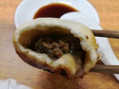 煎包-老字号眼镜子煎包汤包店