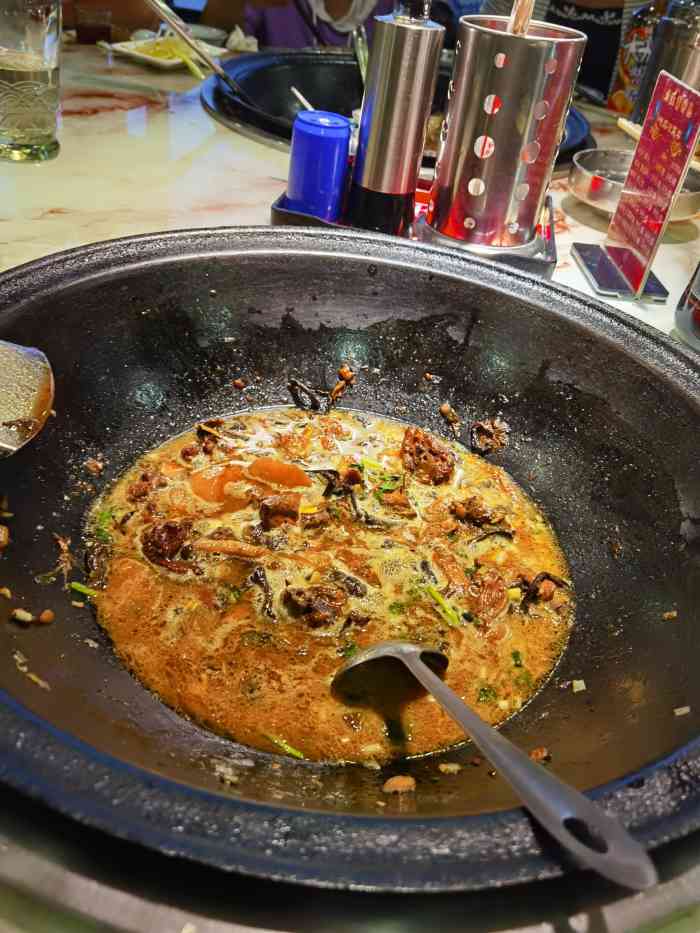 老渔翁笨锅炖(浦东路店)-"带娃回东北,肯定得来顿铁锅炖,大娘提前点.