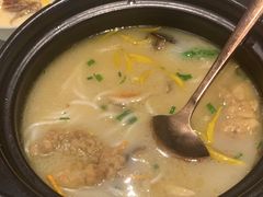 -云海肴·汽锅鸡·云南菜(天山百盛优客店)