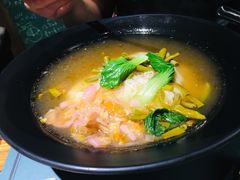 酸豆角素米线-八月美食小馆(银泰城总店)