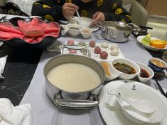 -红鼎豆捞·非遗鲍皇汤火锅(宝丰路店)