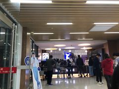 -瑞幸咖啡(华东理工大学商学院店)