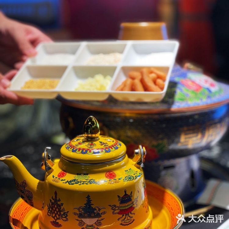 体验内蒙大草原风情,品味高品质牛羊肉火锅