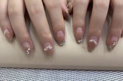 -馨儿·美甲美睫