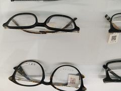 -美式眼镜·授权蔡司.依视路.尼康.豪雅.明月(南翔印象城店)