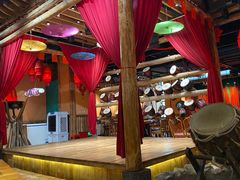 -老滇山寨•云南特色菜•地方菜•民族风情歌舞表演(金碧店)