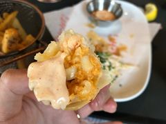 -Pinchy's Lobster & Champagne Bar