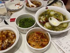 -渝是乎酸菜鱼·川渝小炒(新世界百货望京店)