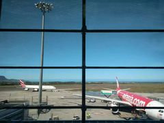 -西沃古尔·拉姆古兰爵士国际机场