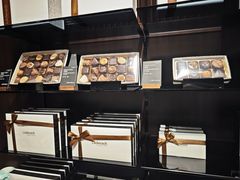 -Laderach 莱德拉(上海环贸iapm店)