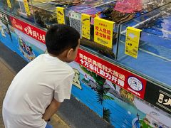 -三亚火车头万人海鲜广场