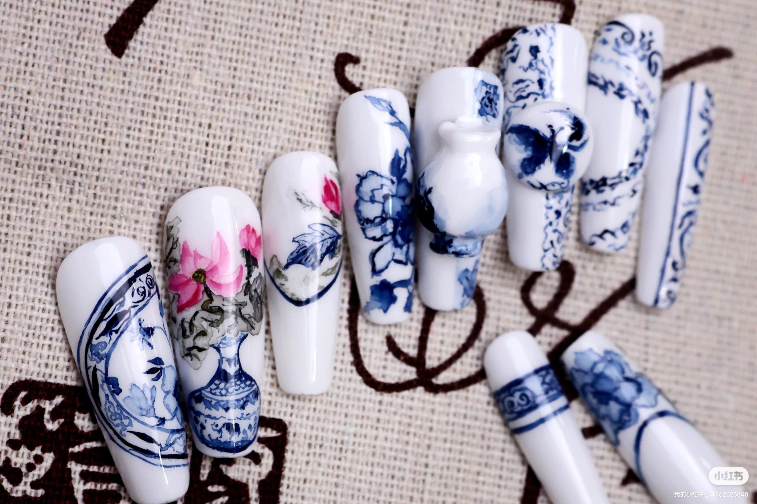 韩辰美业|青花瓷美甲
白瓷透亮的光泽