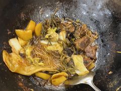-屯老二农家铁锅炖·行业领军者(梅江店)