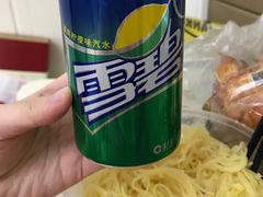 雪碧-江西炒粉瓦罐汤奉化牛肉面(邱隘镇中路店)