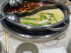 -肖肖酸萝卜鱼火锅(总店)