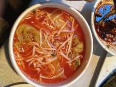 酸汤面-甲21号招待所