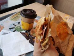 芝香培根蛋可颂-麦当劳(金山红星美凯龙DT店)