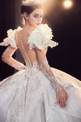 -艾米丽婚纱礼服