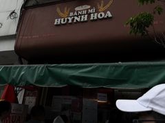 -Bánh Mì Huynh Hoa