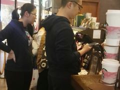-星巴克臻选(深圳龙华红山天虹店)