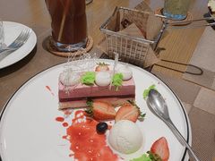 -杏荟旋转餐厅(广州爱群店)