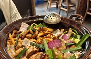 Signature Huxulao Chicken Pot