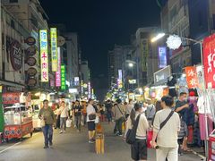 -六合夜市