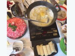 -鲜入围煮花胶鸡海鲜火锅