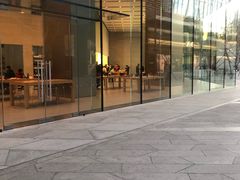 -Apple零售店(华贸购物中心店)