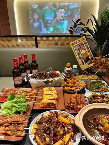 氛围感超棒的烧烤️尤其这道香辣降龙爪简直绝了