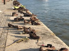 -多瑙河畔鞋履雕塑