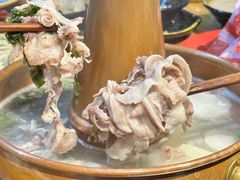 -洞庭洲·防空洞火锅·烧烤·铜锅涮肉(新百广场店)