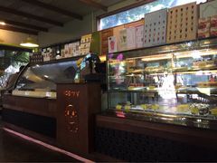-莓园冰淇淋店