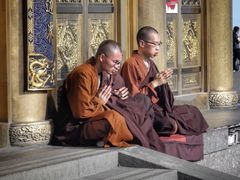 -峨眉山报国寺