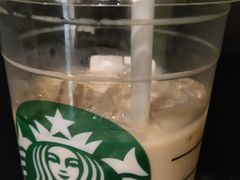 冰拿铁超大杯-星巴克(上海虹桥南丰城办公楼店)