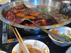 -百年川椒重庆老火锅(光谷店)