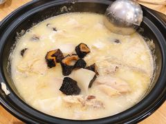 花胶海参煲鸡-喜上喜鸡煲翅(吉大店)