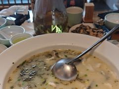 -严记小天府酸菜鱼(西四路店)