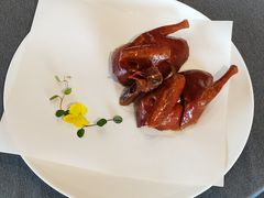 脆皮乳鸽-名佳荟