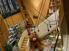 -新华里咖啡书吧(新华书店小寨店)