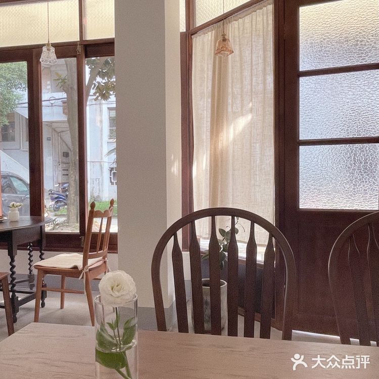 开在老社区的咖啡店，感受慢节奏生活。