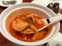 酸汤拆烩鱼头羹-扬州香格里拉·香宫中餐厅