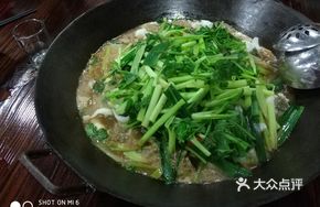 Pickled Cabbage Stewed Bighead Carp