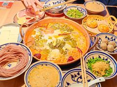-洱火云南酸菜牛肉火锅(石景山当代商城店)