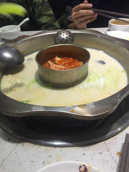 鱼豆吉·豆浆鱼火锅(大慧寺店)-"味道还可以,豆浆味道没有那么浓,人还