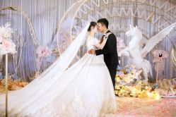 点击看大图 -拉瑞娜LaReine婚纱礼服高级定制